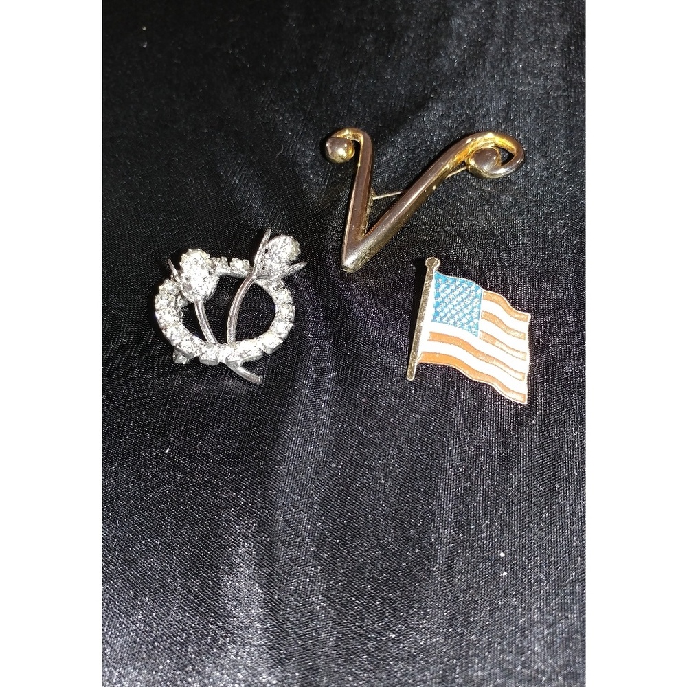 3 Brooches!